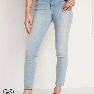Old Navy light wash Rockstar skinnies
